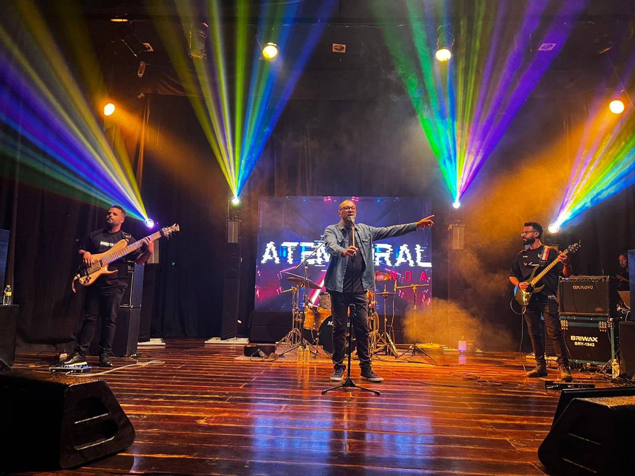 Capa de Banda Atemporal