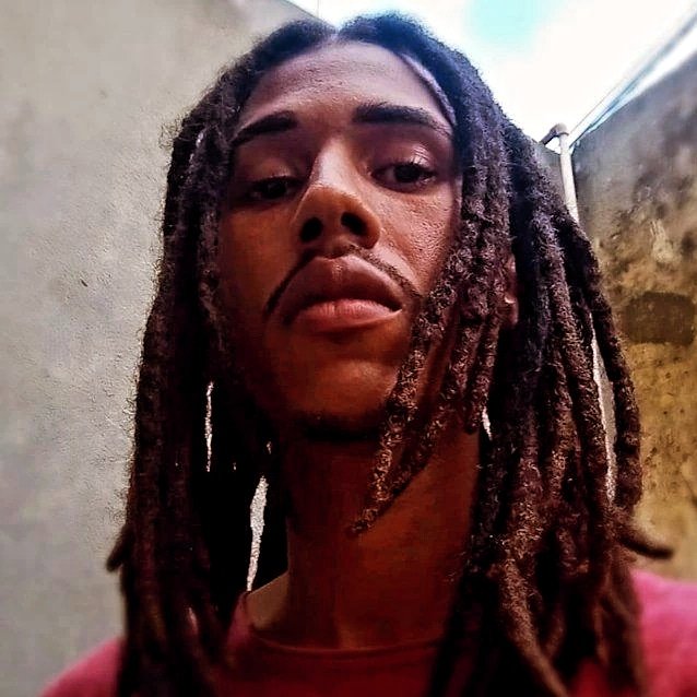 Capa de Marcos Leite Carvalho